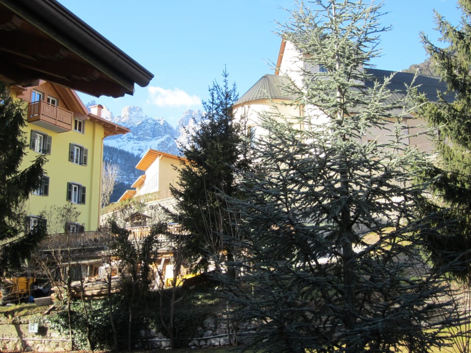 Ausblick vom Zimmer Nr. 214, Richtung Kirche Du Lac Vital Mountain Hotel