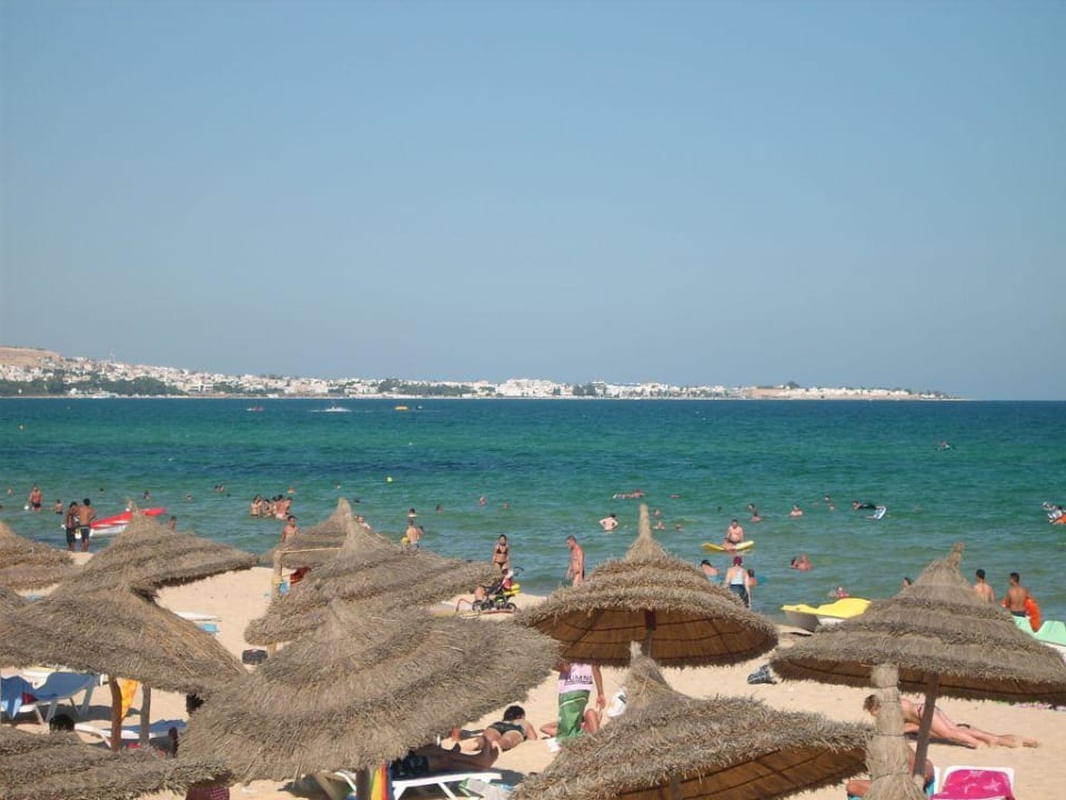 Der Strand  Hotel Nesrine