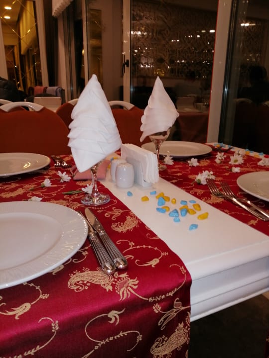 Gastro Side Royal Palace Hotel & Spa