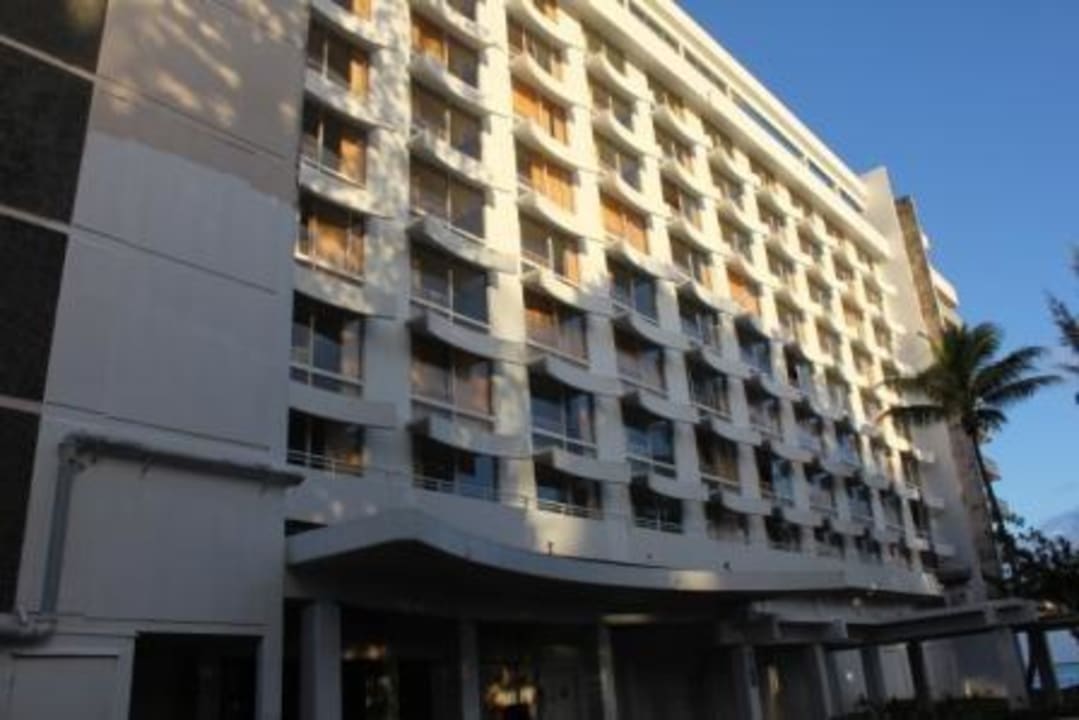 Hotel von außen Grand Naniloa Hotel, a Doubletree by Hilton
