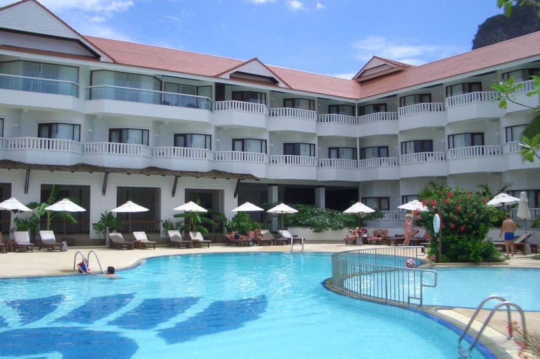 Dolphin Pool Aonang Villa Resort