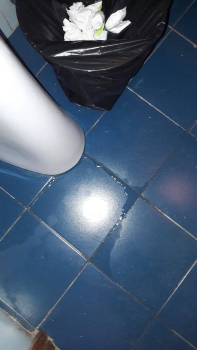 Tägliches Fussbad am Waschbecken Servatur Alameda de Jandía