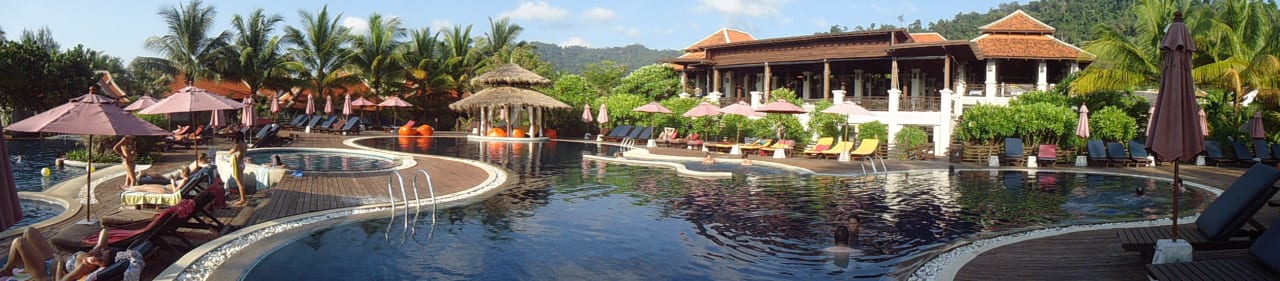 Vue globale de la piscine Khaolak Laguna Resort