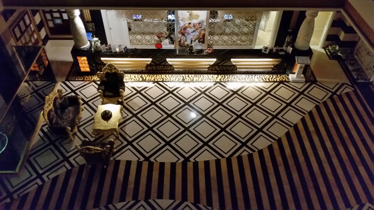 Lobby Mary Hotel Side