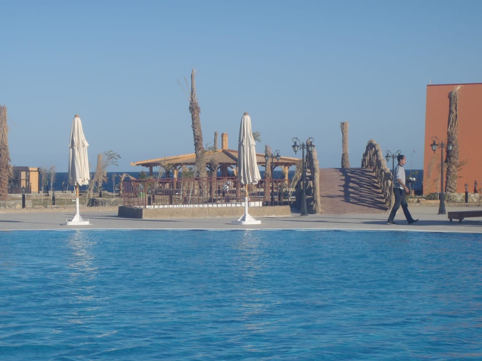 Der Pool Three Corners Happy Life Beach Resort