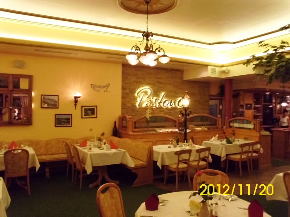 Teil des Gastraumes Hotel Pistono
