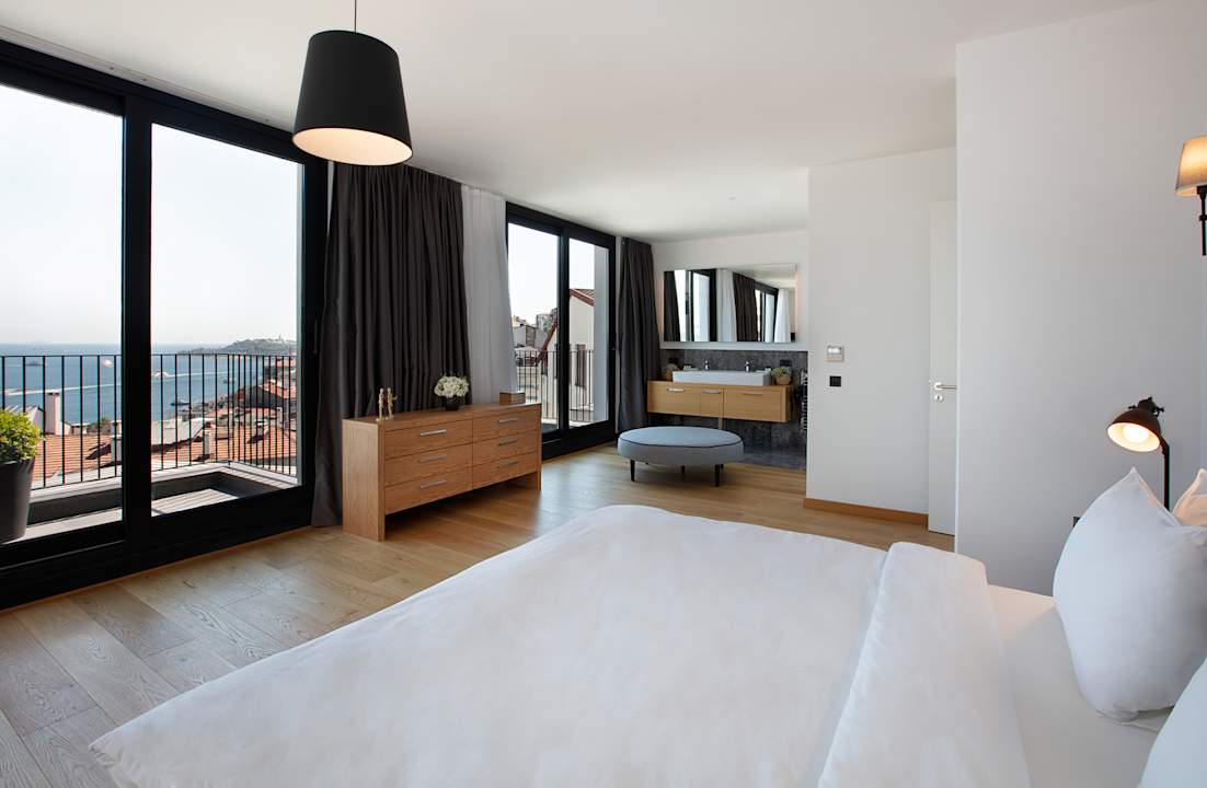 Zimmer Ando Living Taksim House