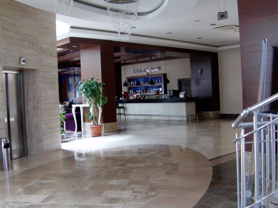 Bar in Lobby Nähe Seaden Sea World Resort & Spa