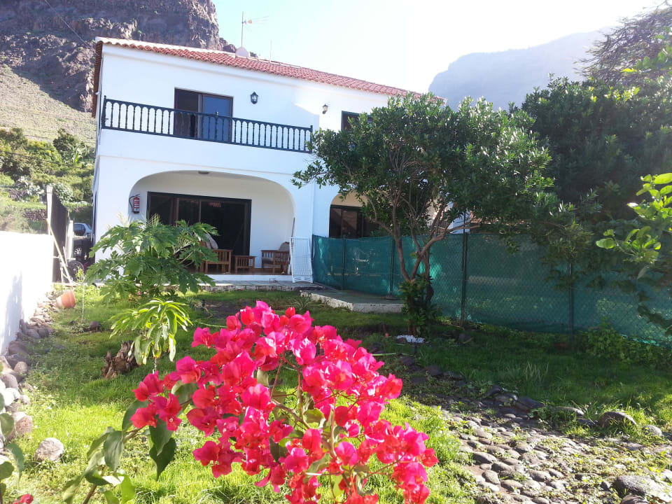 Fachada trasera Apartments Los Medanos