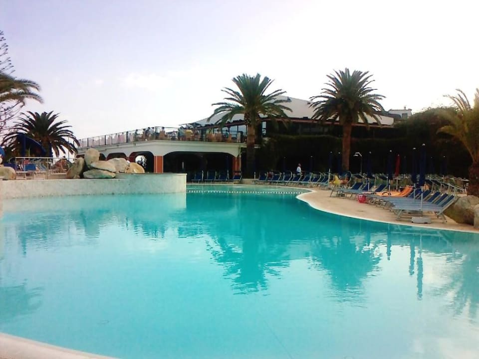Blick auf den neu renovierten Pool Aldiana Club Rocca Nettuno Calabria