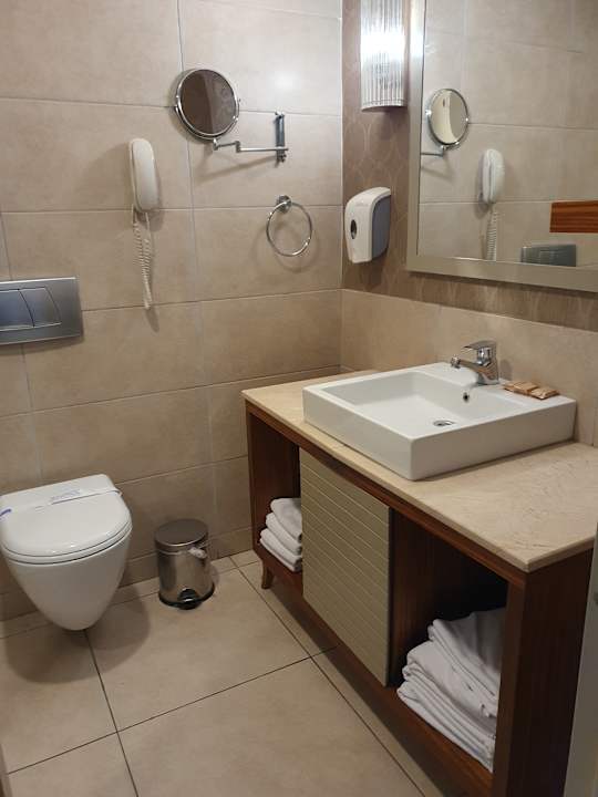 Zimmer Well Palace Side