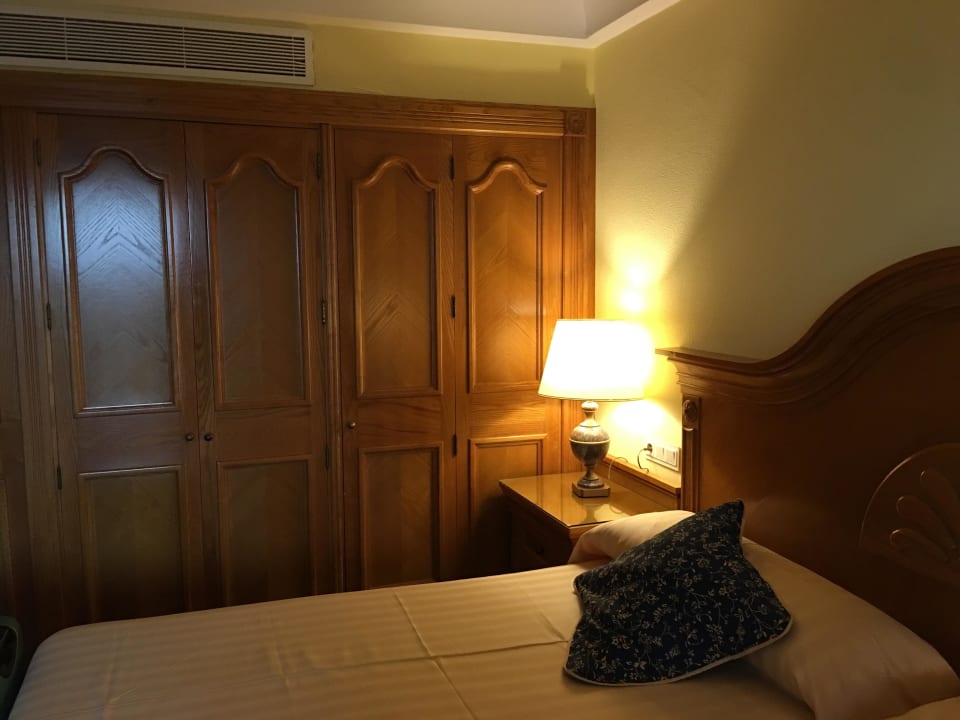 Schrank Hotel Riu Palace Maspalomas Adults Only