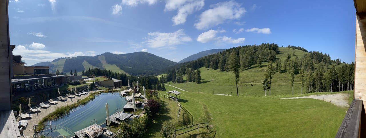 Ausblick Almwellness Hotel Pierer
