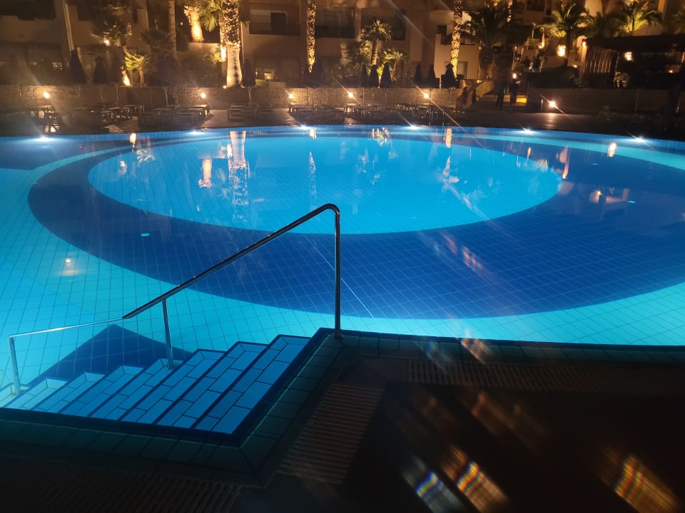 Pool Grand Hotel Holiday Resort