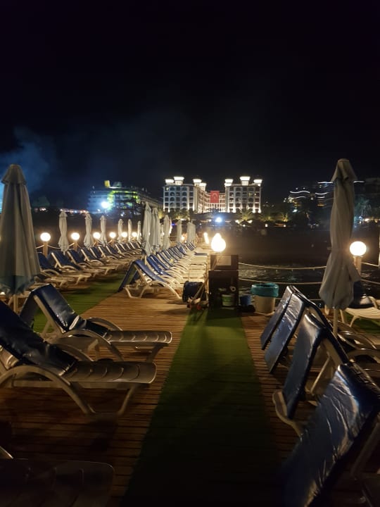 Strand Quattro Beach Spa & Resort