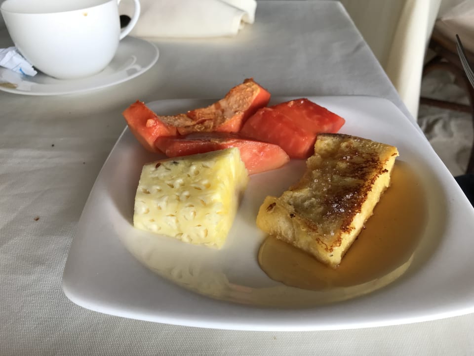 Gastro Angaga Island Resort