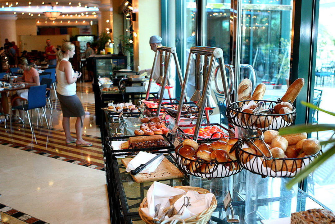 Buffetrestaurant Waves Le Meridien Mina Seyahi Beach Resort & Waterpark