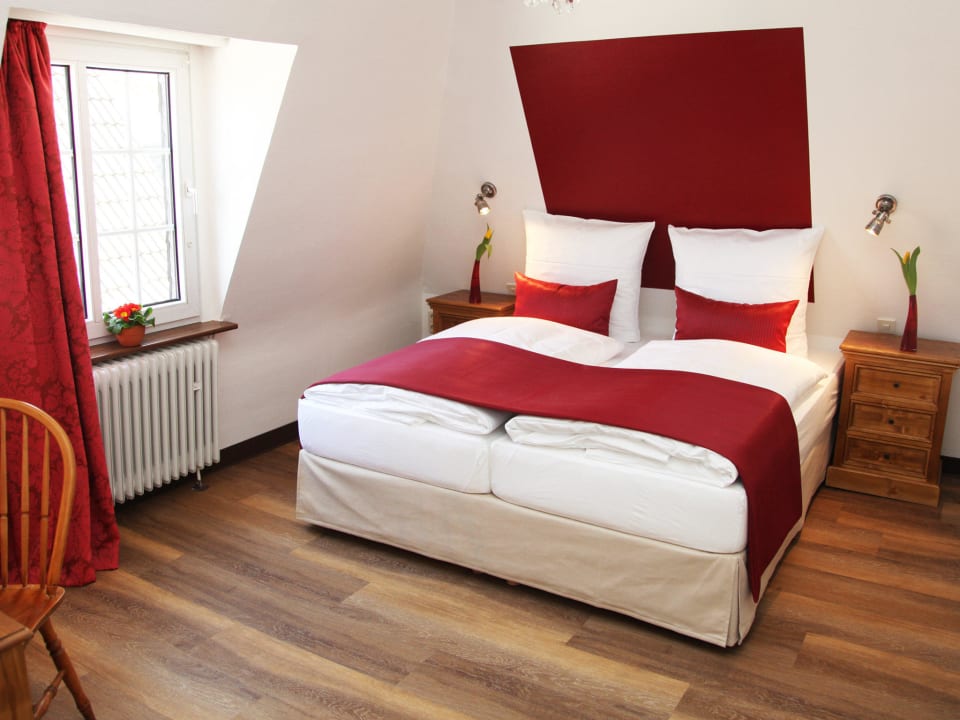 Doppelzimmer in Rot Hotel Friedrichs