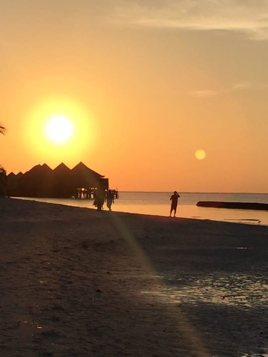 Toller Sonnenuntergang Kuredu Island Resort & Spa