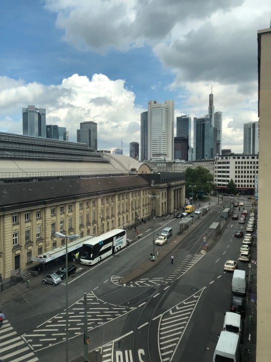 Ausblick IntercityHotel Frankfurt Hauptbahnhof Süd