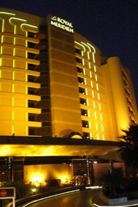 Hoteleingang Le Royal Méridien Beach Resort & Spa Dubai