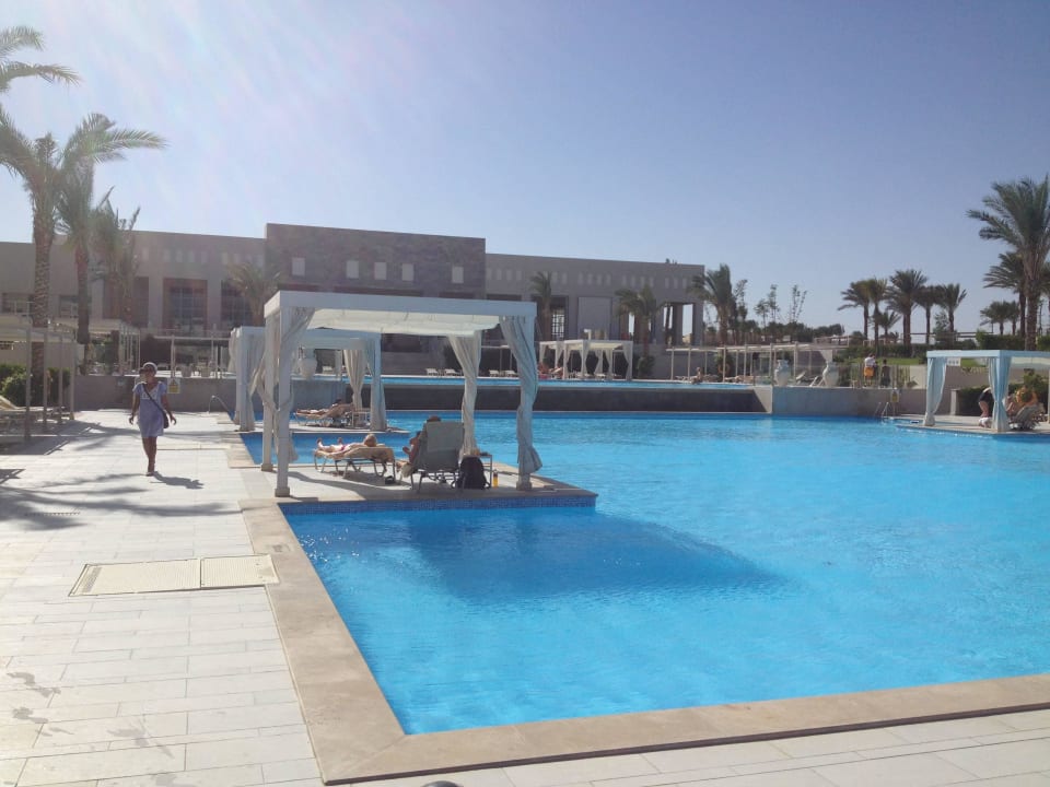 Baseny, budynek holu Jaz Aquaviva