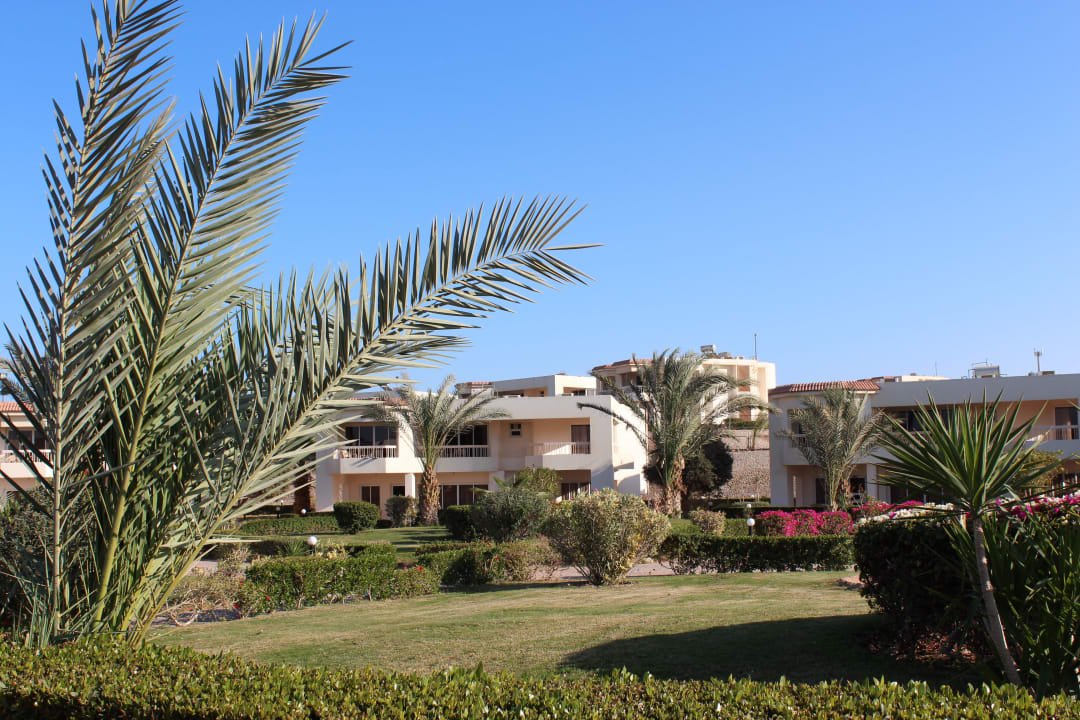 Территория отеля Hurghada Long Beach Resort