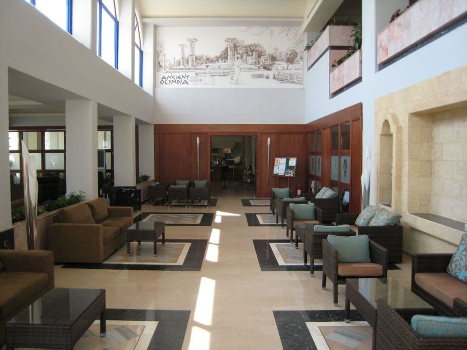 Weg zum EssenRaum Kresten Palace Hotel