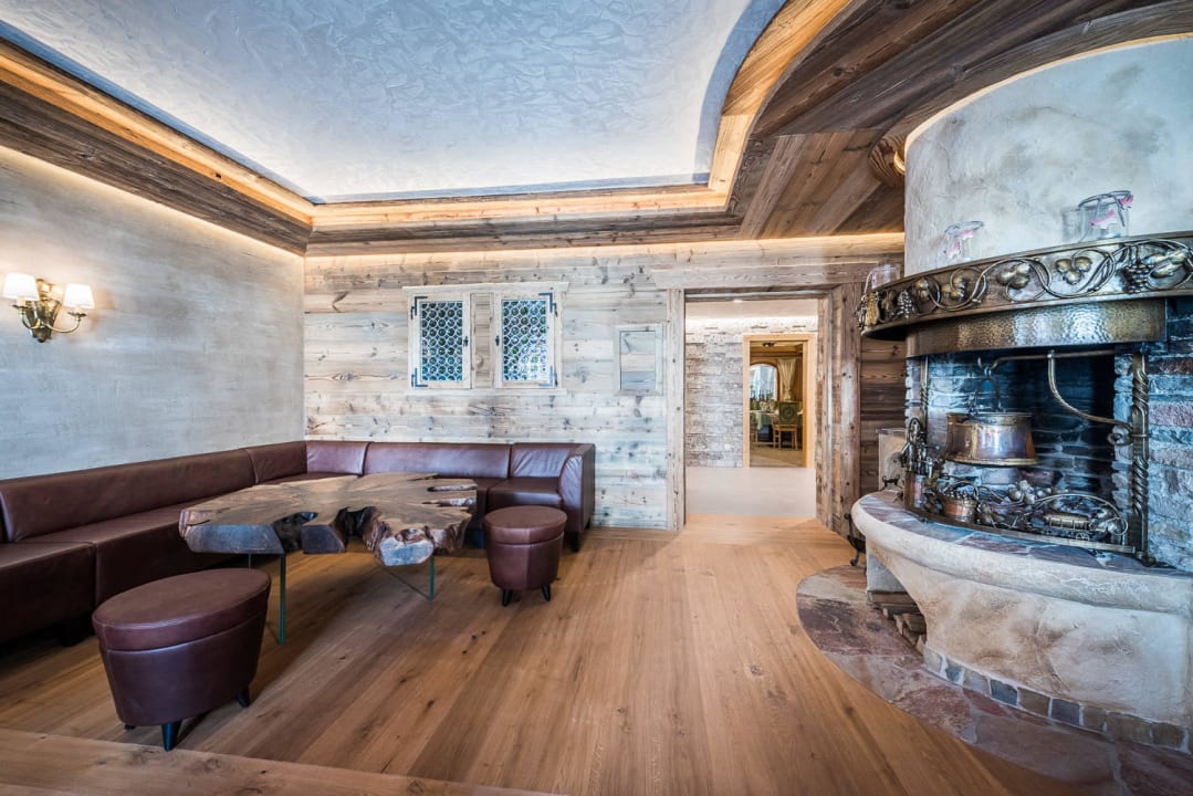 Tiroler Stub'n mit offenen Kamin Feuer Hotel Alpenrose Pertisau