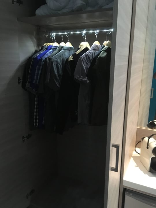 Beleuchteter Schrank Harmony Boutique Resort