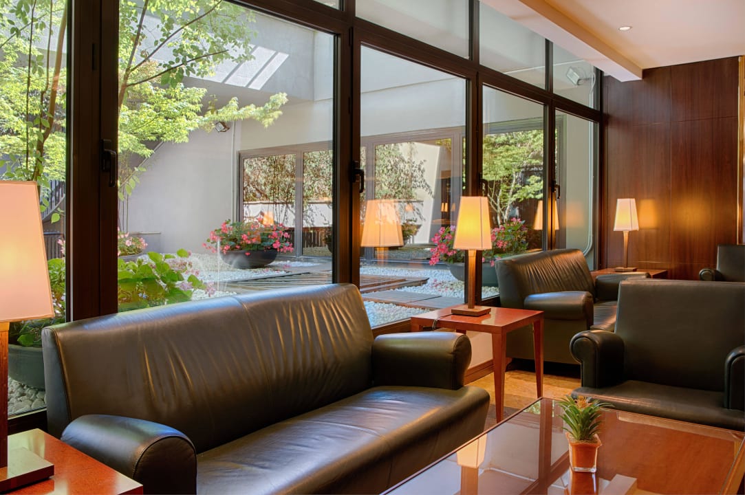 Reception NH Roma Villa Carpegna