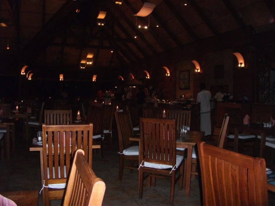 Blick ins Restaurant Kuramathi Maldives