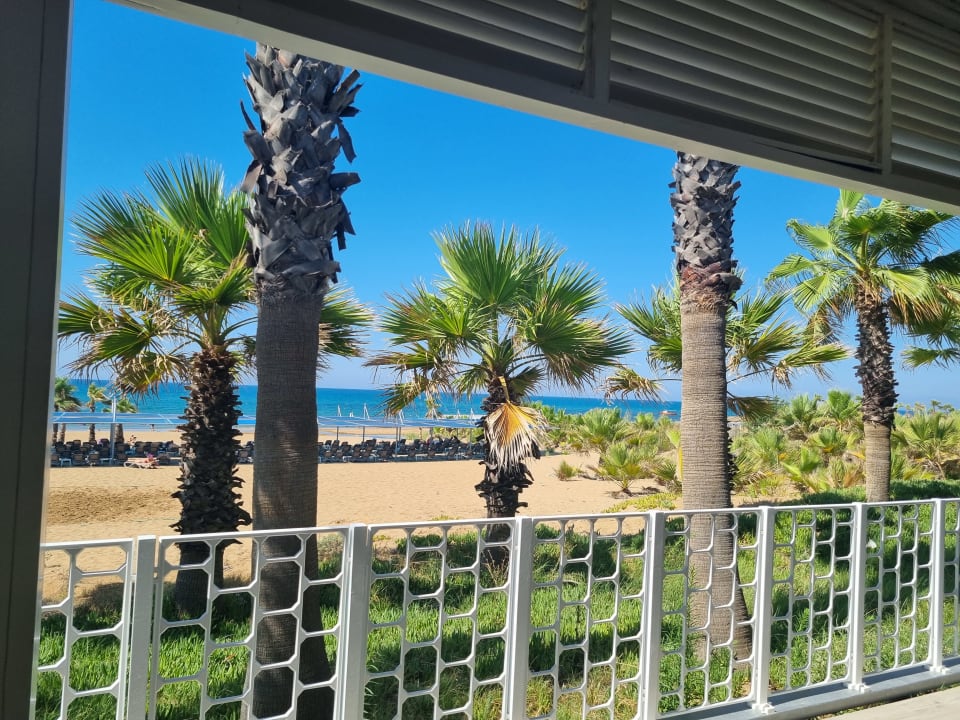 Strand Club Grand Side