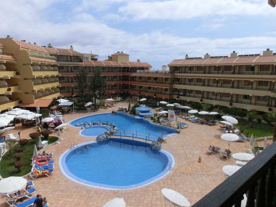 Pools im Innenhof HOVIMA Jardin Caleta