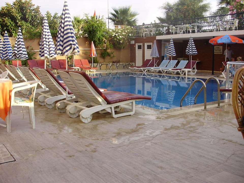 Poolbereich Semt Luna Beach Hotel