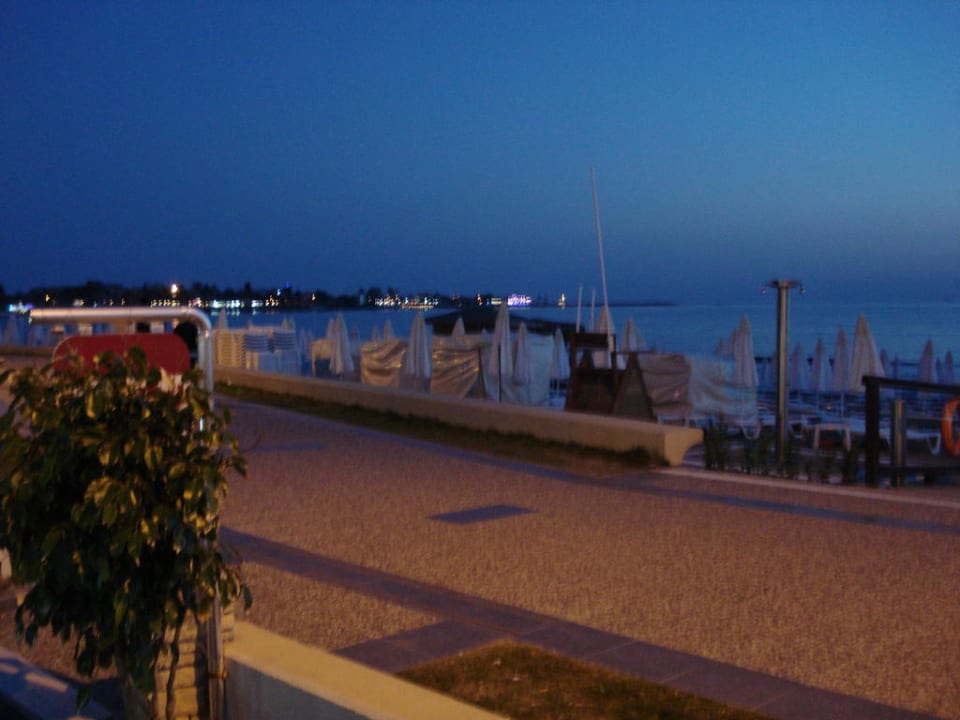 Abendstimmung von der Strandbar aus gesehen Trendy Side Beach Hotel - Adults only