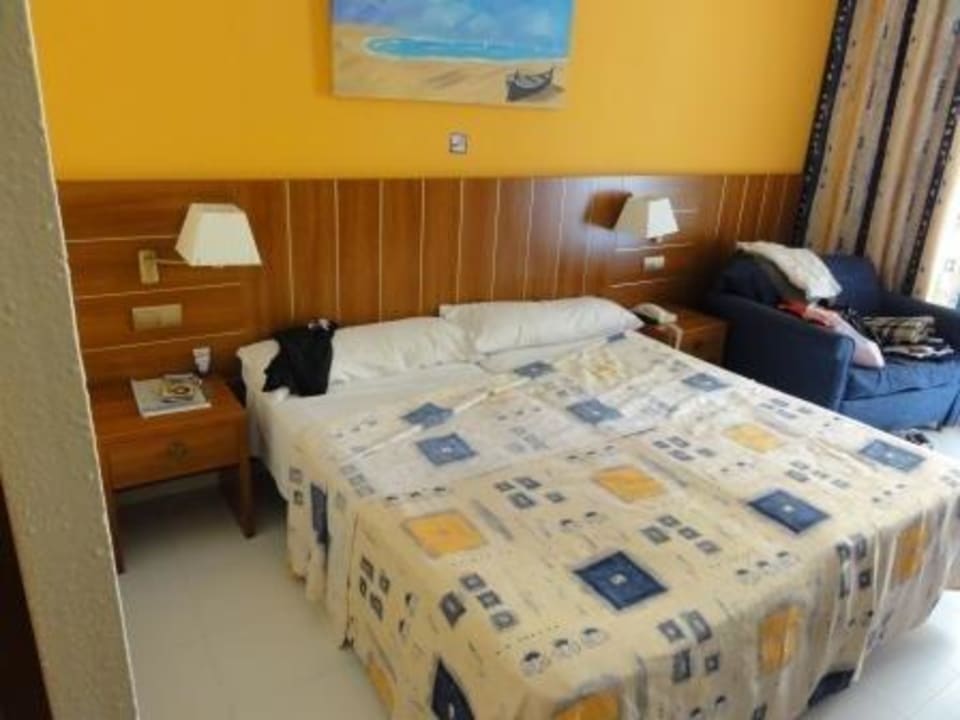 Bett Zimmer 212 Hotel GHT Aquarium & Spa