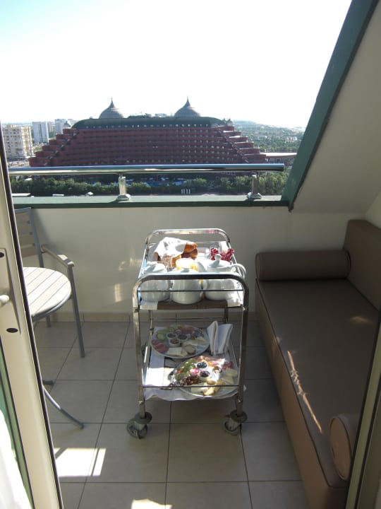 Frühstück auf Zimmer / Hintergrund Delphin Palace  Hotel Delphin Imperial