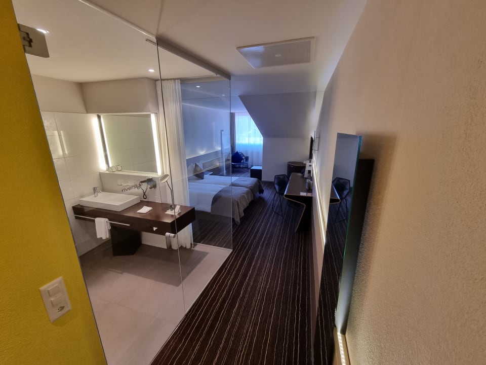 Zimmer Riverside Hotel