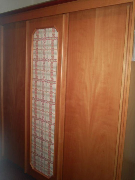 Kasten im Schlafzimmer AKZENT Hotel Aufkirchen