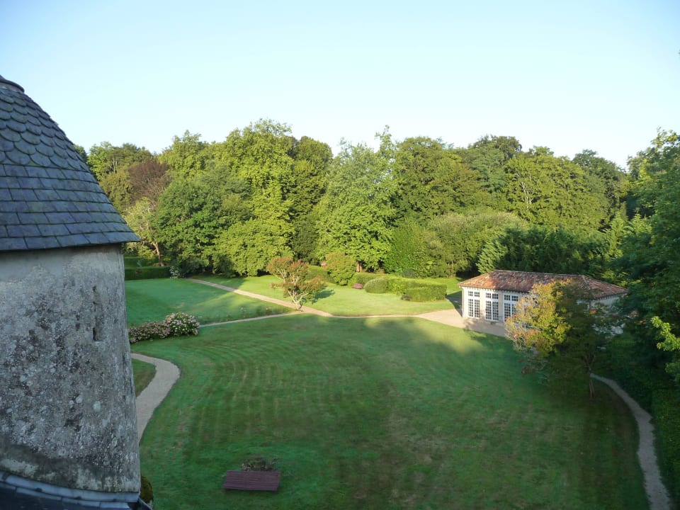 Blick aus unserem Zimmer in den Garten Château d'Urtubie