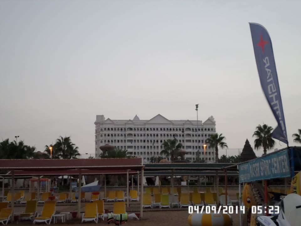 Strand Kamelya Aishen Club