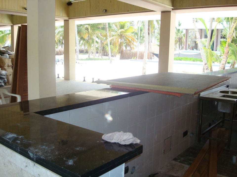 Bar der neuen Snackbar am Royal Pool und Strand Catalonia Royal Bavaro - Adults only