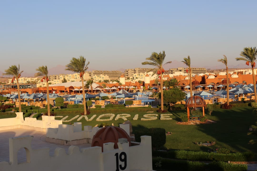 Morgendlicher Ausblick SUNRISE Royal Makadi Resort