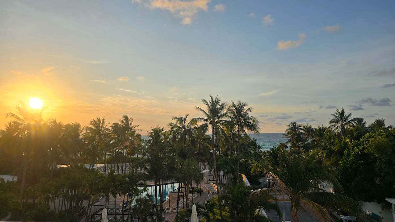 Pool Hotel Riu Plaza Miami Beach