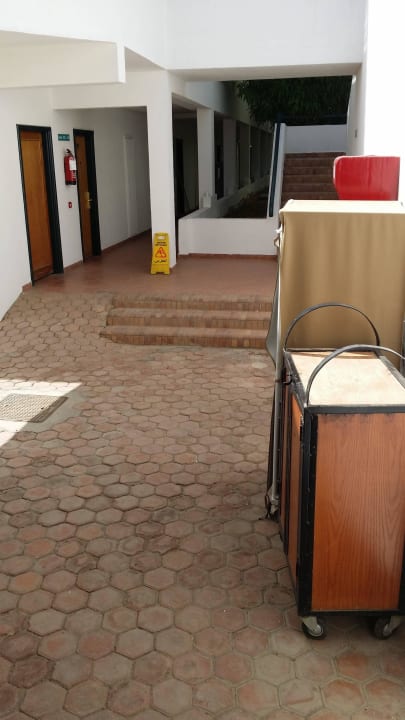 Weg zum Zimmer Sultan Gardens Resort