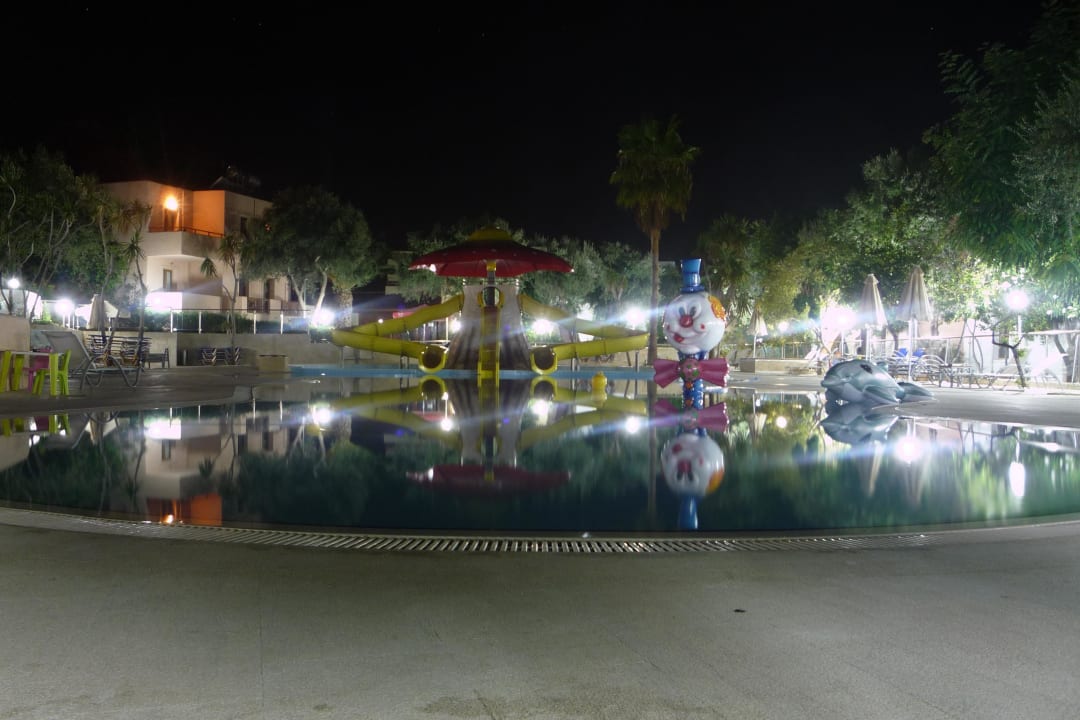Basen Sirios Village Hotel & Bungalows