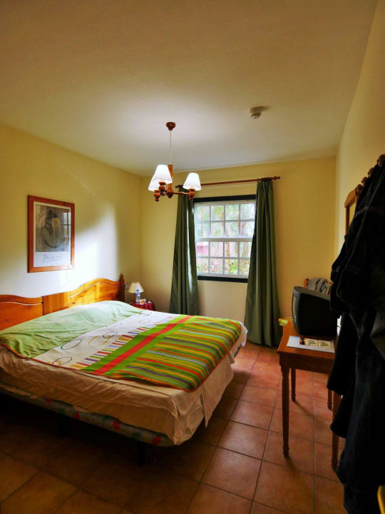 Schlafzimmer Apartamentos Oasis San Antonio