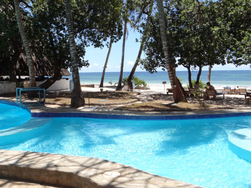 Pool Ocean Village Club