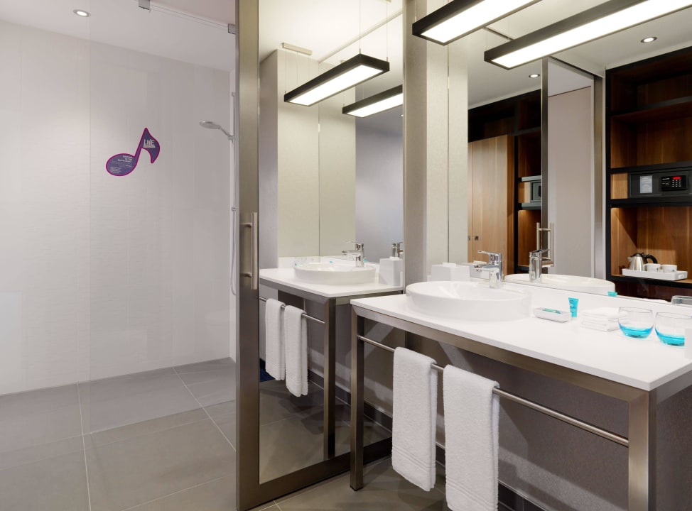 Badezimmer im Aloft München  Aloft München